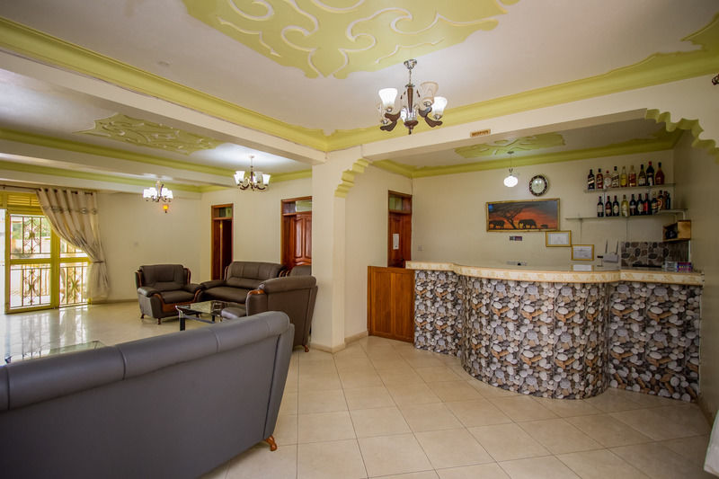 Heras Country Resort Kabale 외부 사진