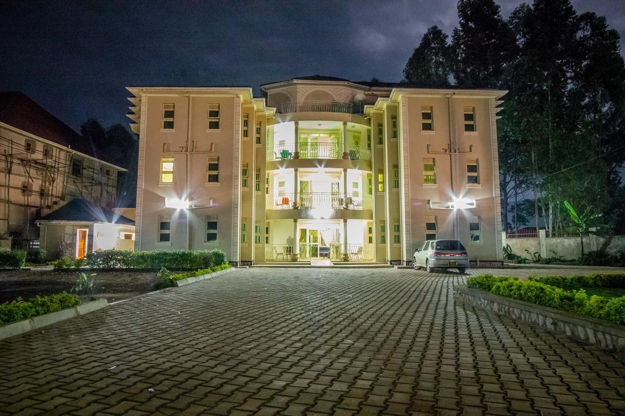 Heras Country Resort Kabale 외부 사진