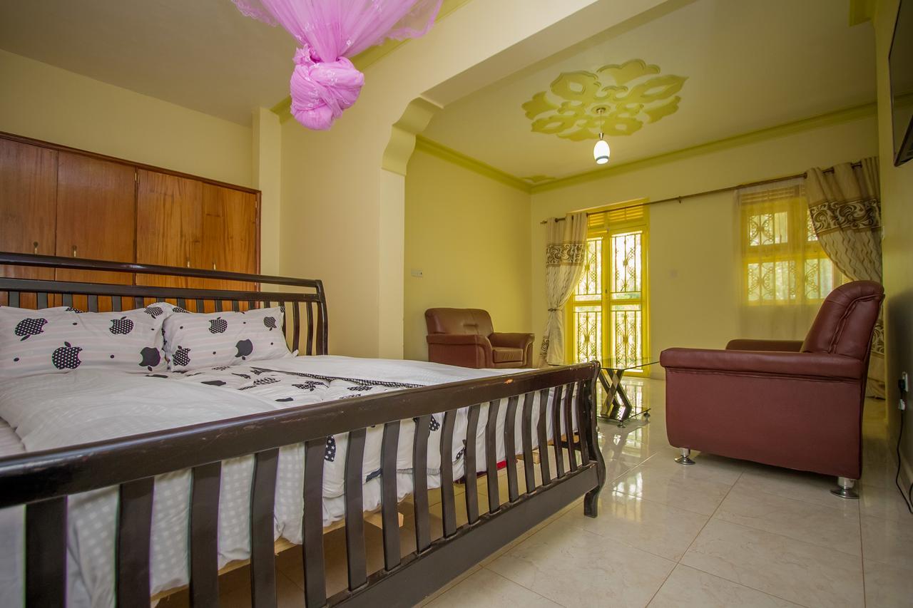 Heras Country Resort Kabale 외부 사진