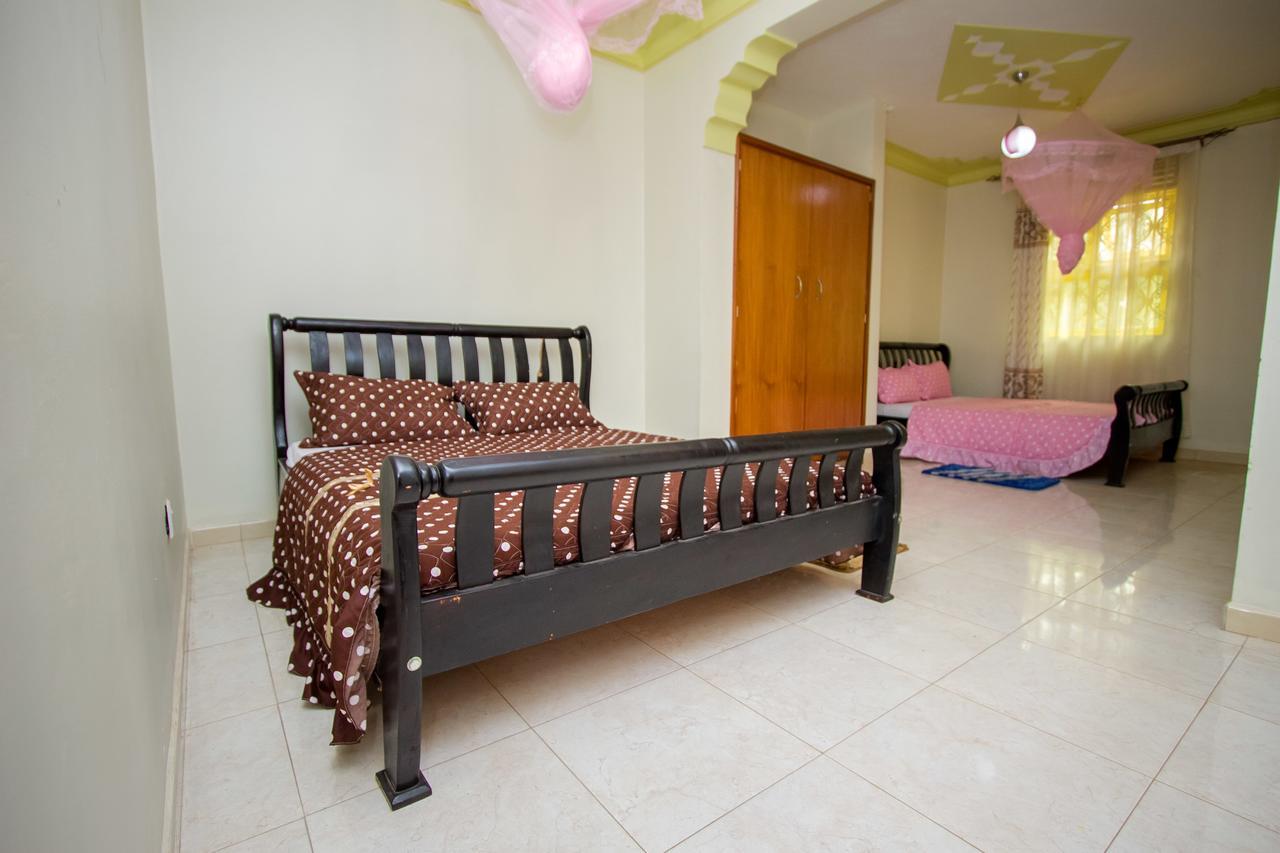 Heras Country Resort Kabale 외부 사진