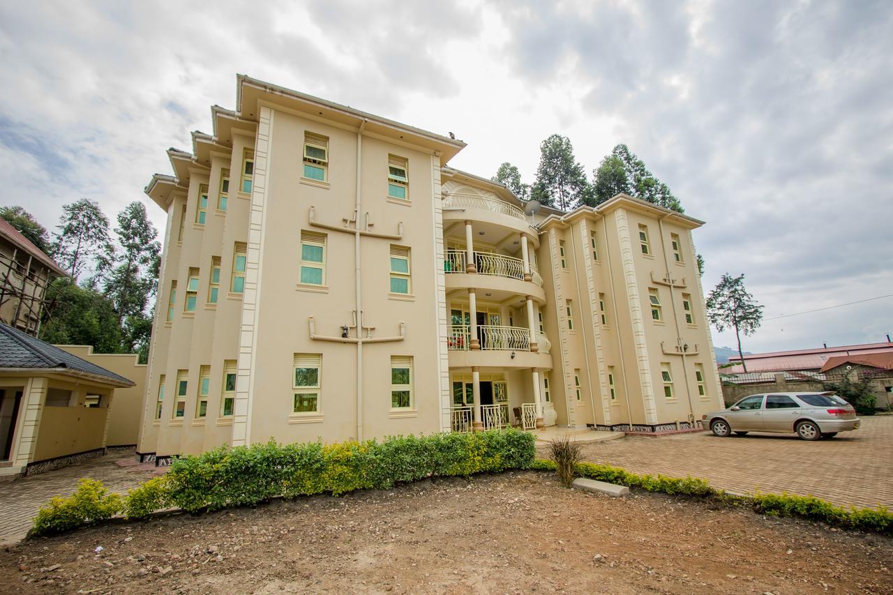 Heras Country Resort Kabale 외부 사진