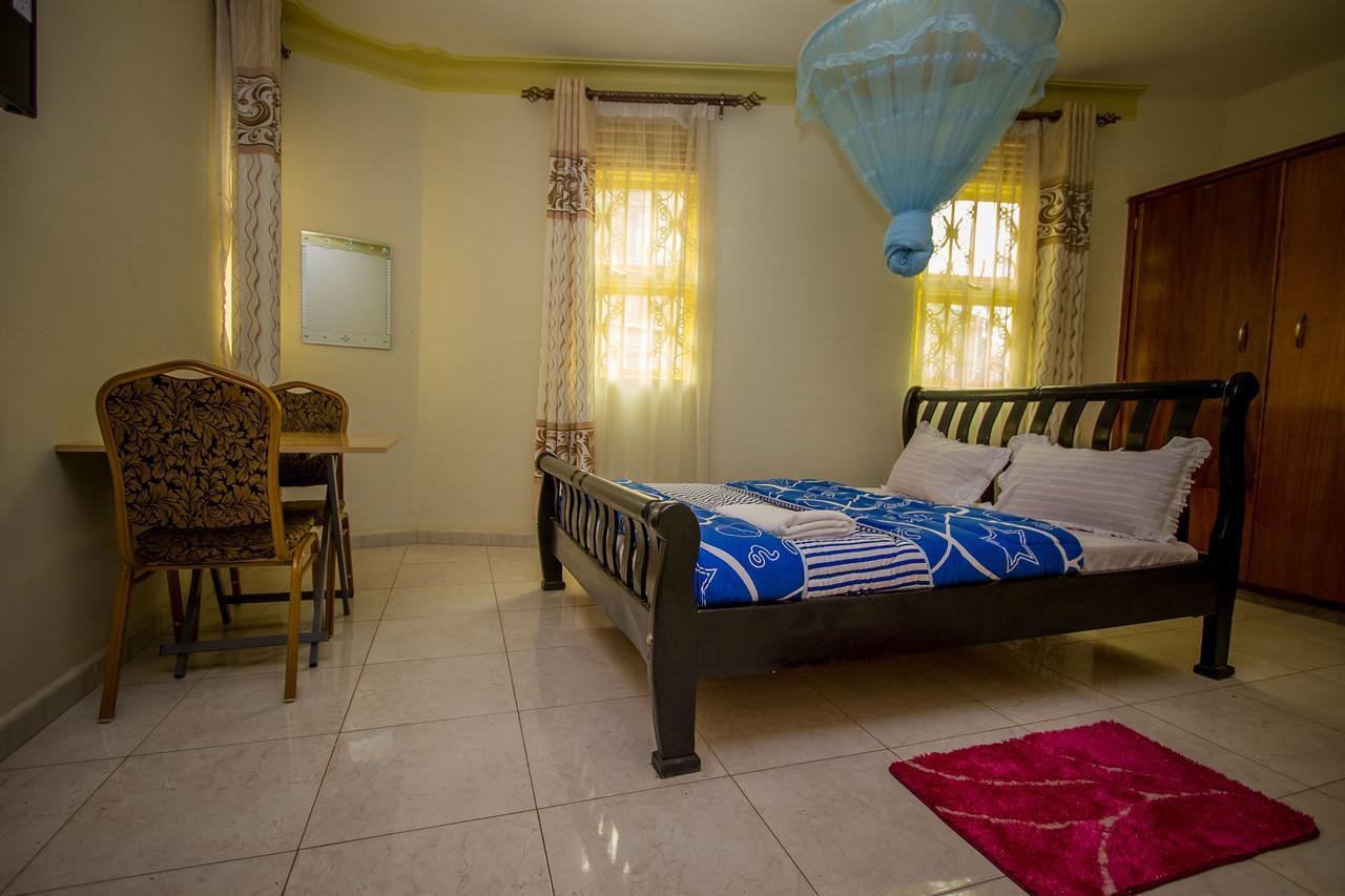 Heras Country Resort Kabale 외부 사진