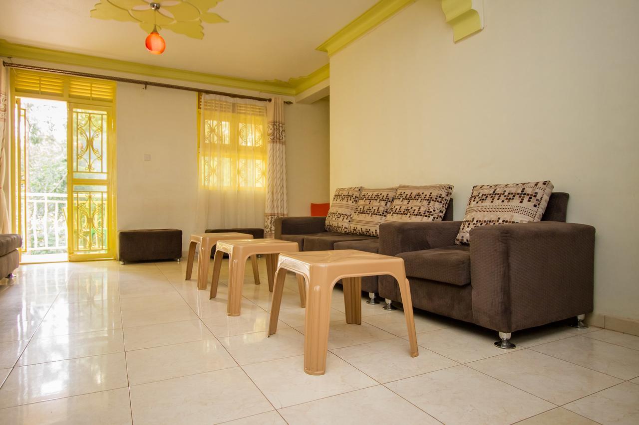 Heras Country Resort Kabale 외부 사진
